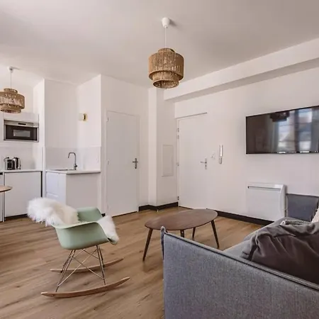 - Place Du Forum - Cathédrale Hyper Centre Reims