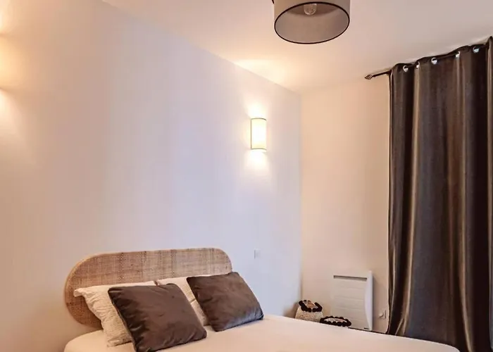 Apartment - Place Du Forum - Cathedrale Hyper Centre